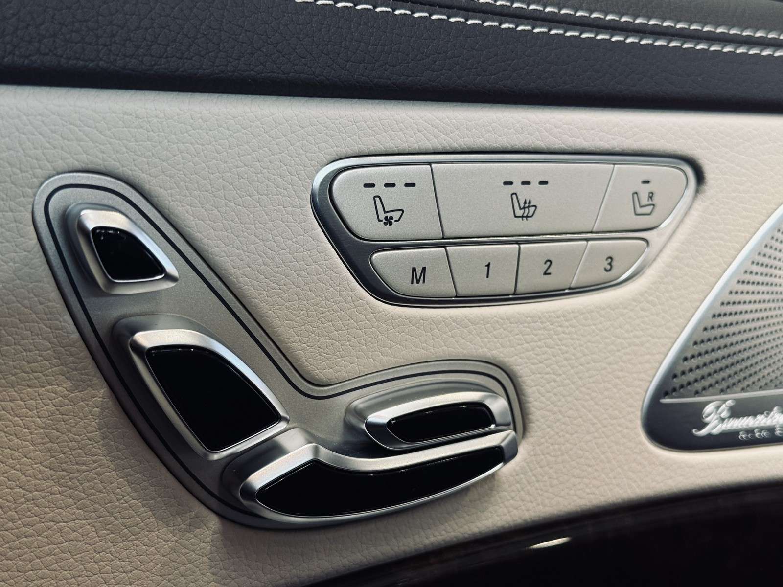 Fahrzeugbild eines Mercedes-Benz S-Klasse