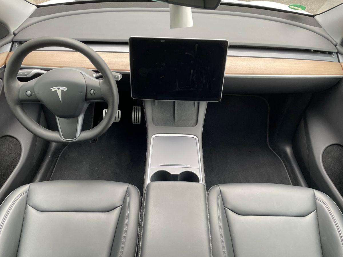 Fahrzeugbild eines TESLA Model Y