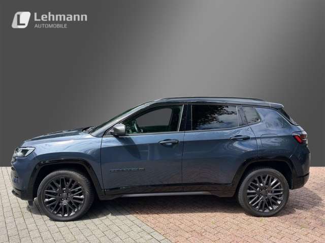 Fahrzeugbild eines Jeep Compass