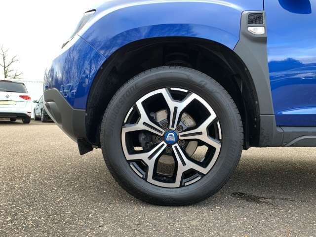 Fahrzeugbild eines Dacia Duster