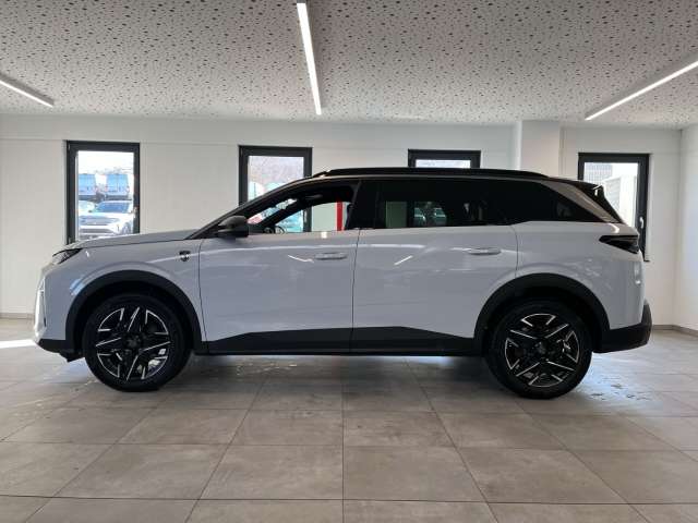 Fahrzeugbild eines Peugeot 5008