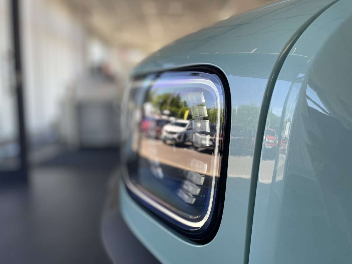 Fahrzeugbild eines Renault 4 E-TECH