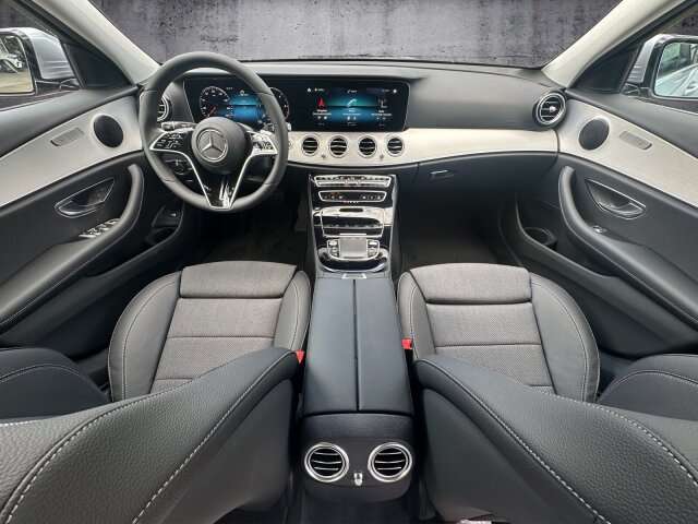 Fahrzeugbild eines Mercedes-Benz E-Klasse