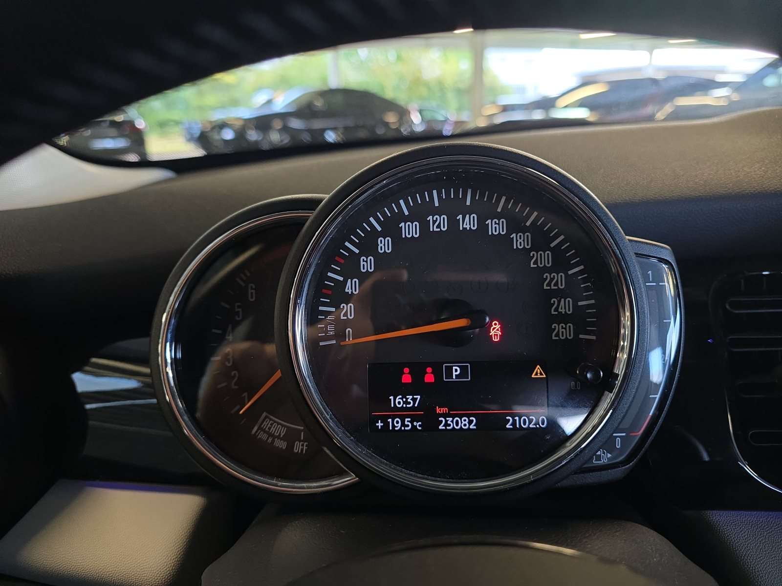 Fahrzeugbild eines MINI COOPER