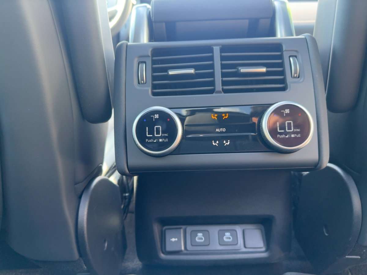 Fahrzeugbild eines Land Rover Discovery