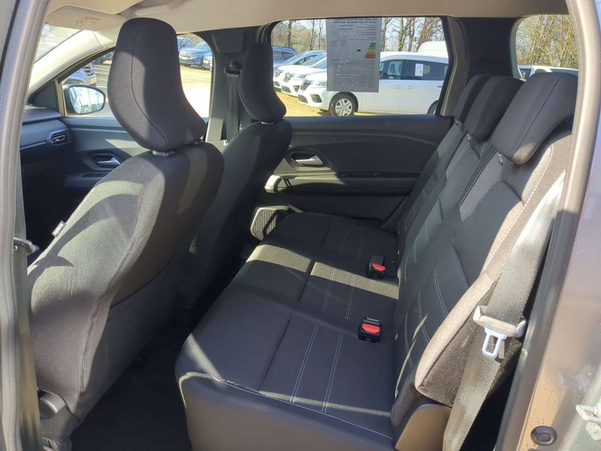 Fahrzeugbild eines Dacia Jogger