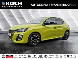 Schräge Frontansicht auf einen Peugeot 208 , freigestellt