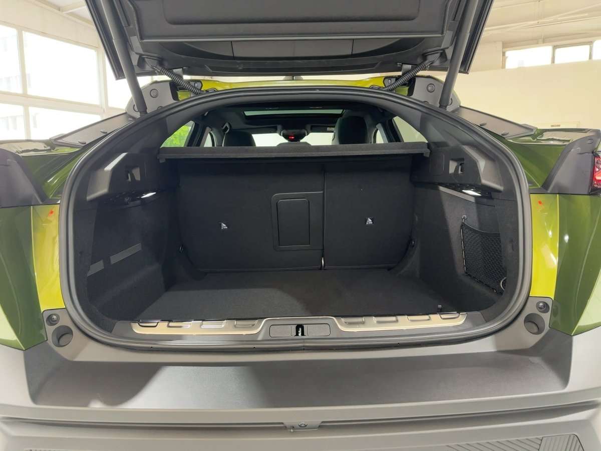 Fahrzeugbild eines Peugeot 408