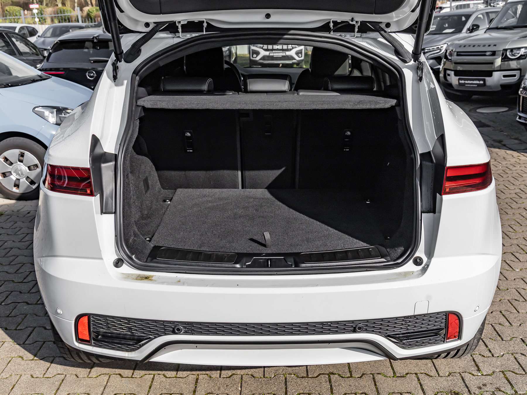 Fahrzeugbild eines Jaguar E-PACE