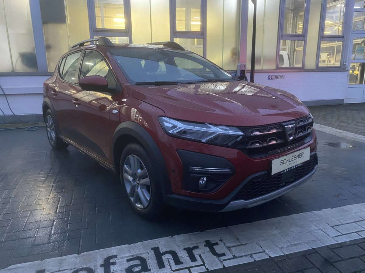 Fahrzeugbild eines Dacia Sandero