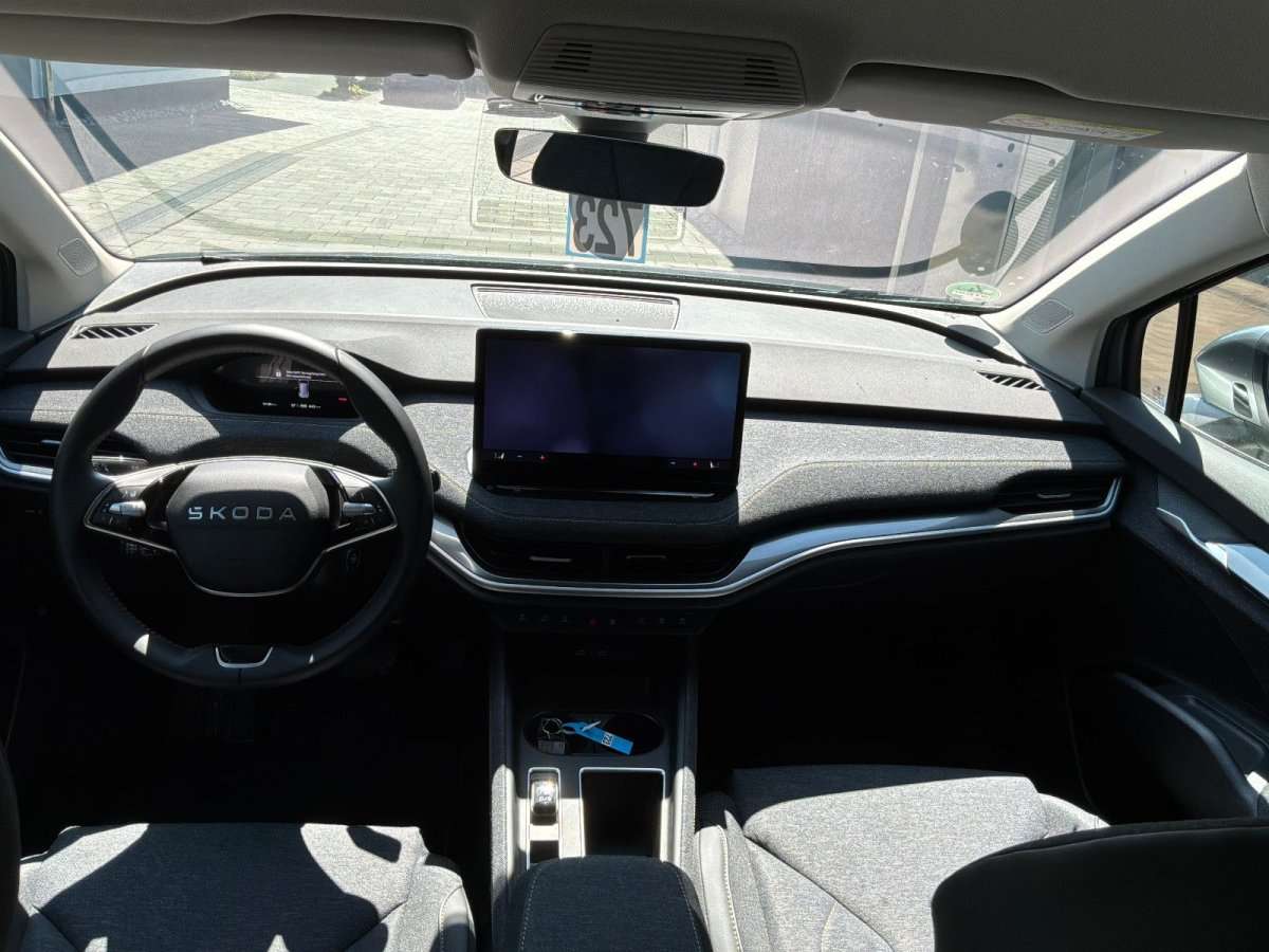 Fahrzeugbild eines Skoda ELROQ