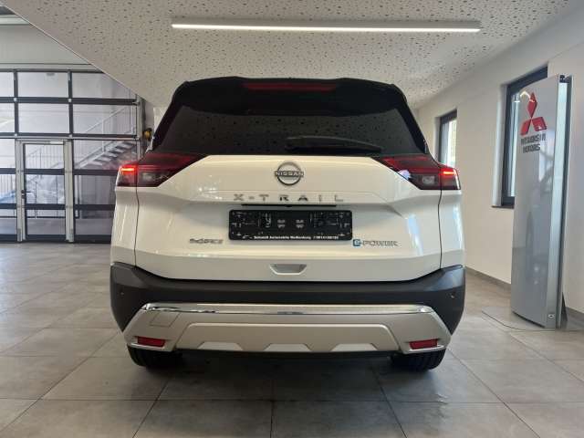 Fahrzeugbild eines Nissan X-TRAIL