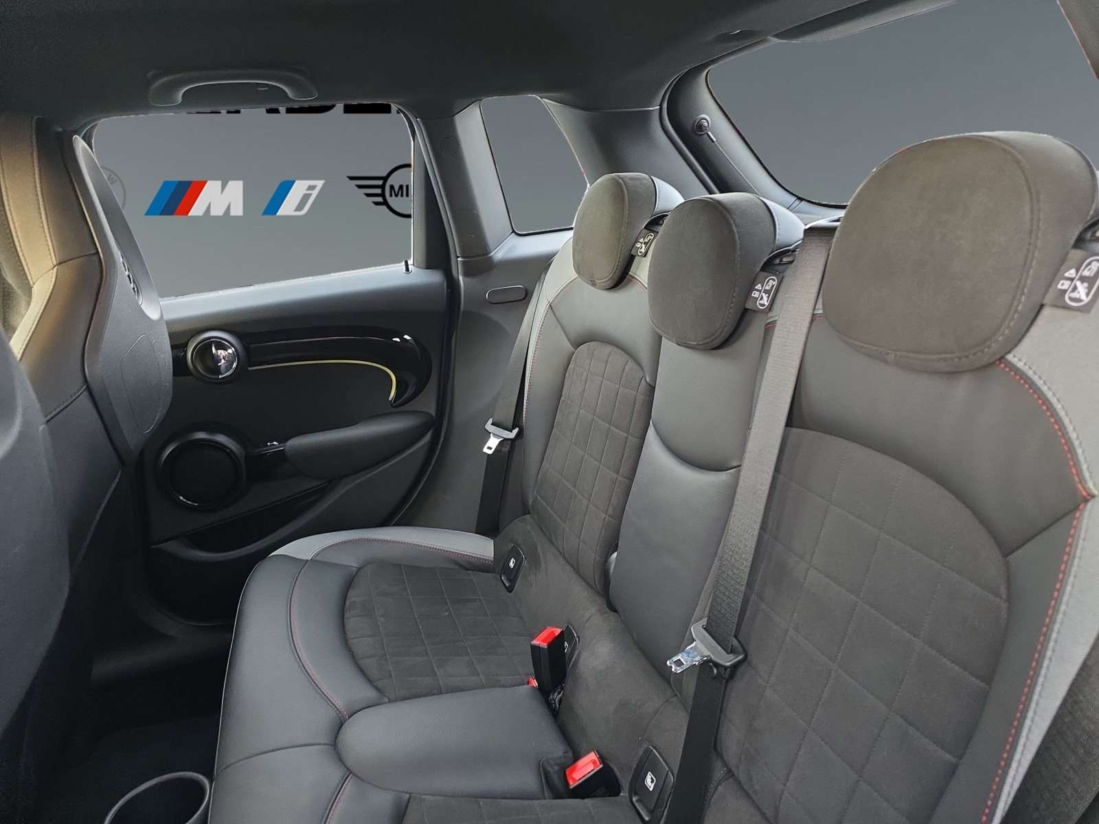 Fahrzeugbild eines MINI COOPER