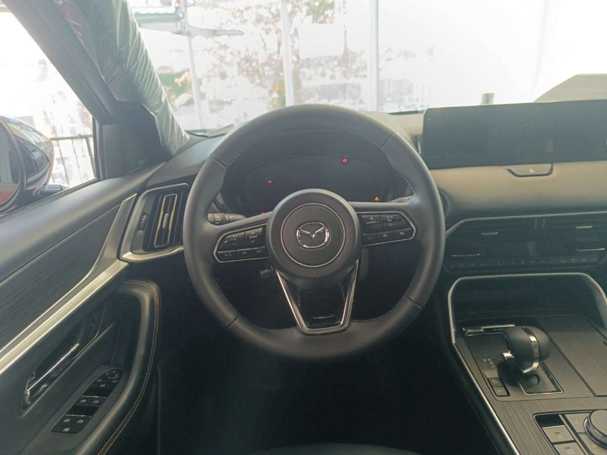 Fahrzeugbild eines Mazda CX-60