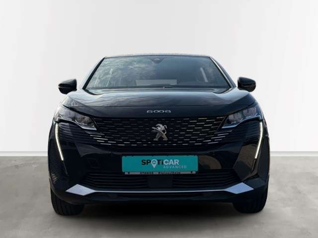 Fahrzeugbild eines Peugeot 5008
