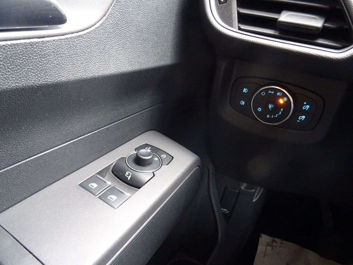 Fahrzeugbild eines Ford Tourneo Courier
