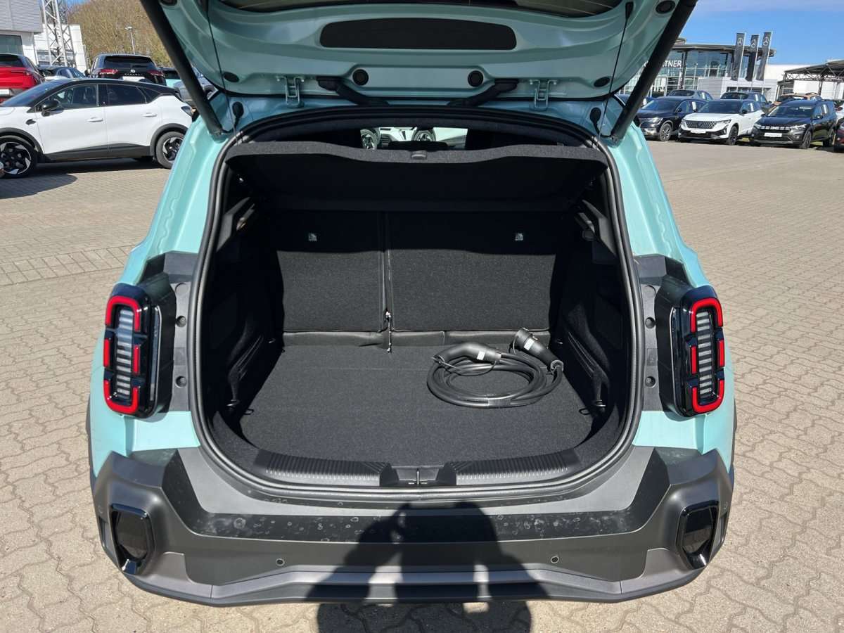 Fahrzeugbild eines Renault 4 E-TECH