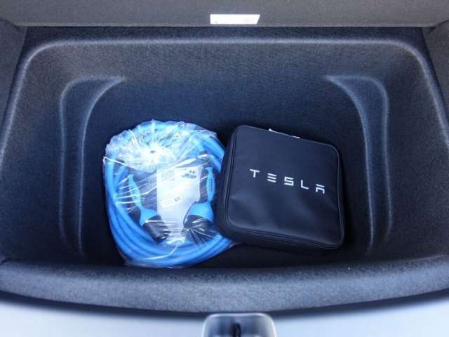 Fahrzeugbild eines TESLA Model Y