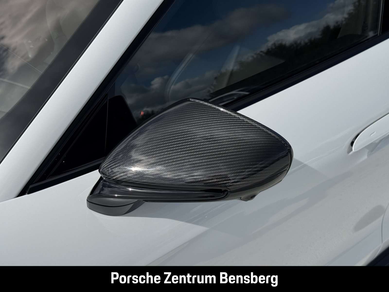 Fahrzeugbild eines Porsche Taycan