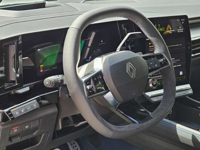 Fahrzeugbild eines Renault Rafale