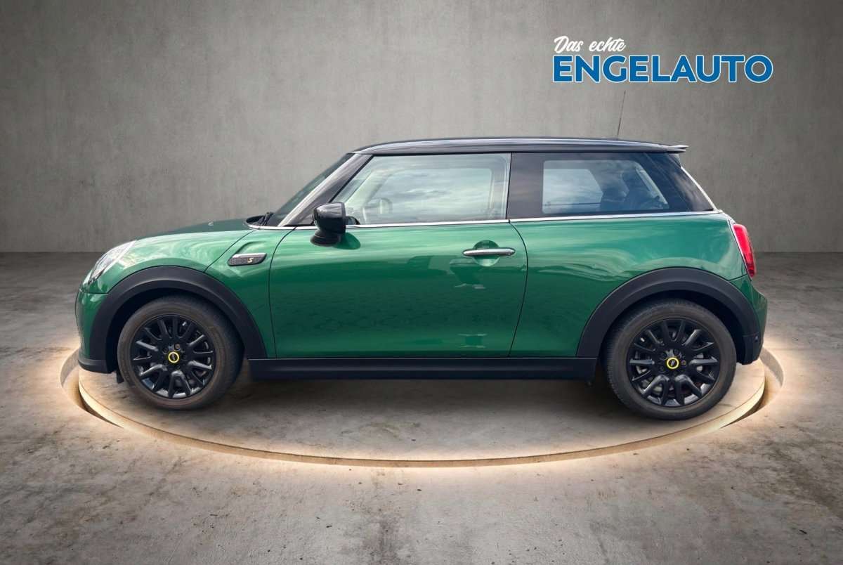 Fahrzeugbild eines MINI COOPER SE