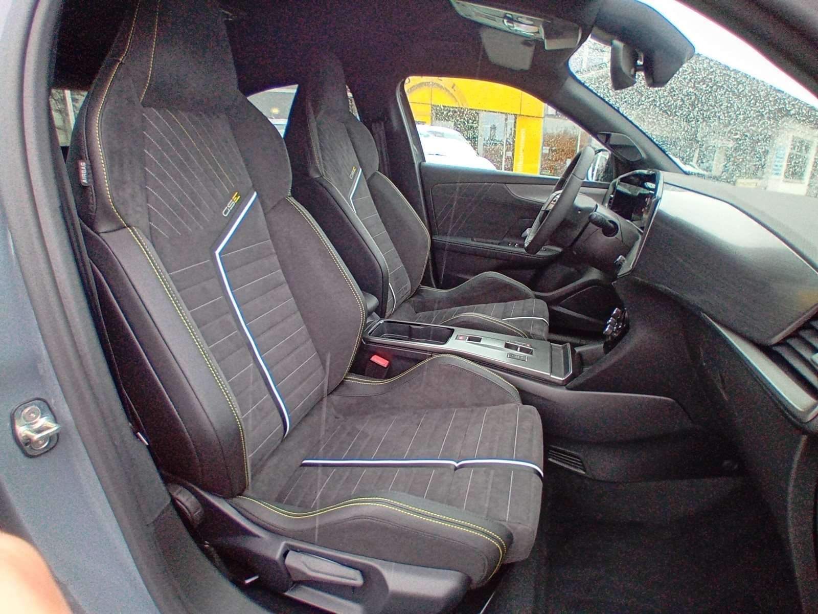 Fahrzeugbild eines Opel Mokka Electric