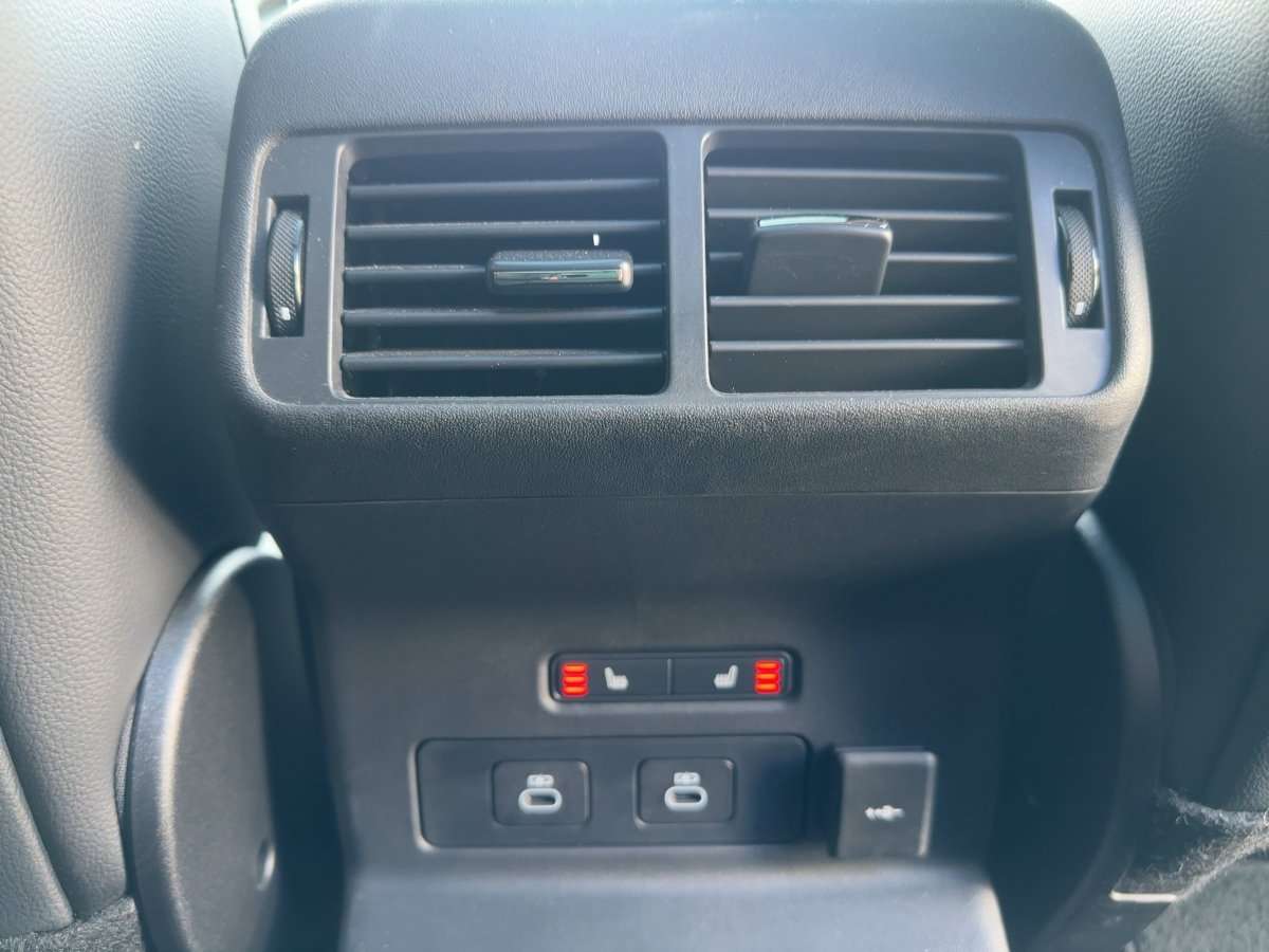 Fahrzeugbild eines Land Rover Range Rover Velar