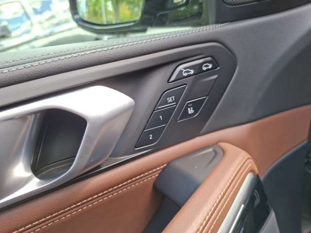 Fahrzeugbild eines BMW X6