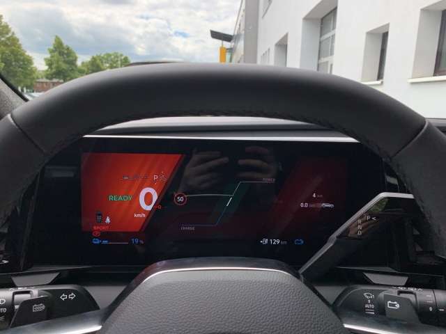 Fahrzeugbild eines Renault Scenic E-TECH