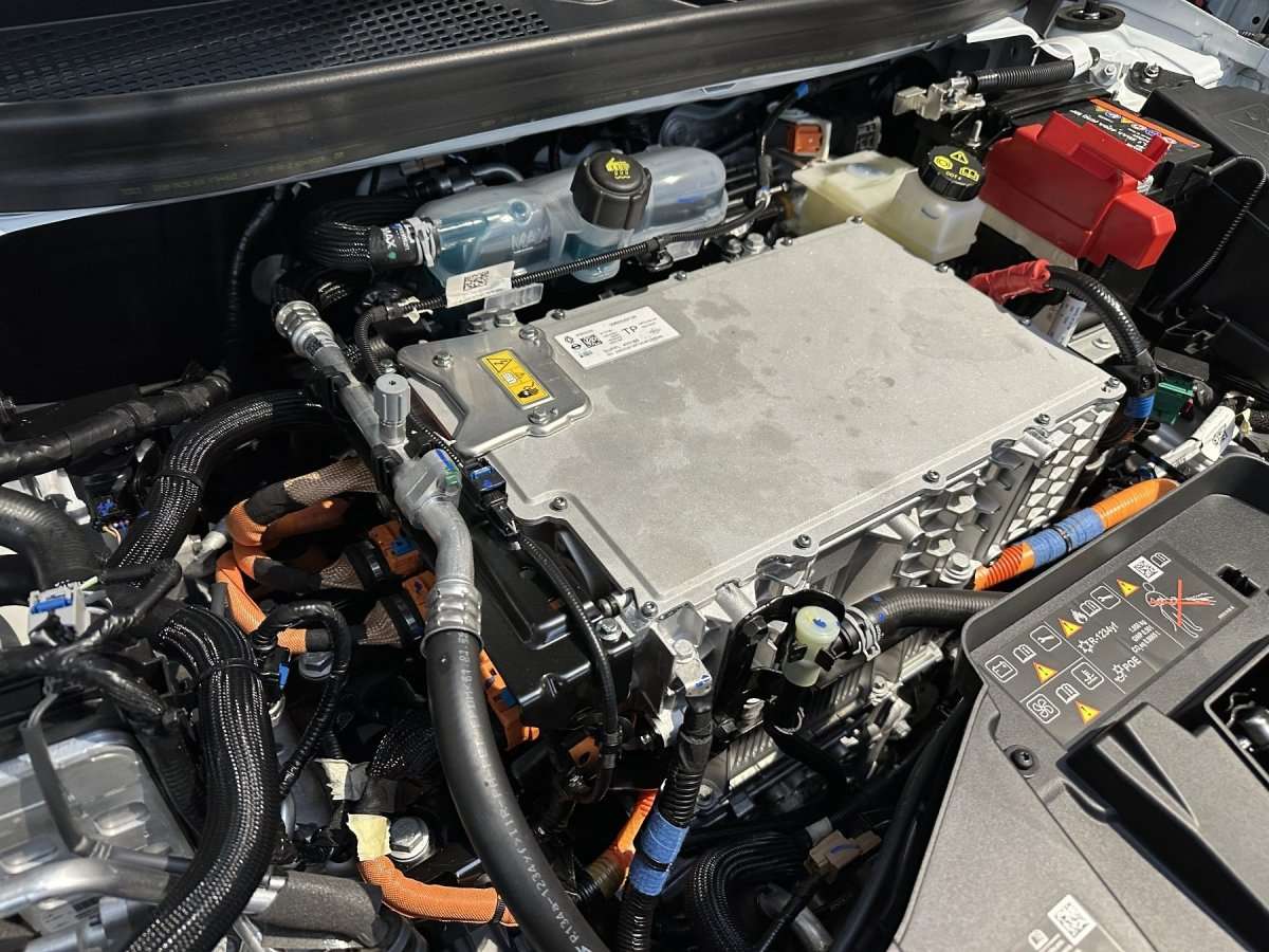 Fahrzeugbild eines Renault 4 E-TECH