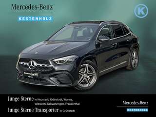 Schräge Frontansicht auf einen Mercedes-Benz GLA , freigestellt