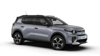 Schräge Frontansicht auf einen Citroën C3 Aircross , freigestellt