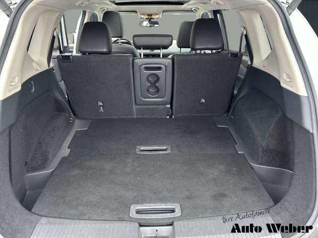 Fahrzeugbild eines Nissan X-TRAIL