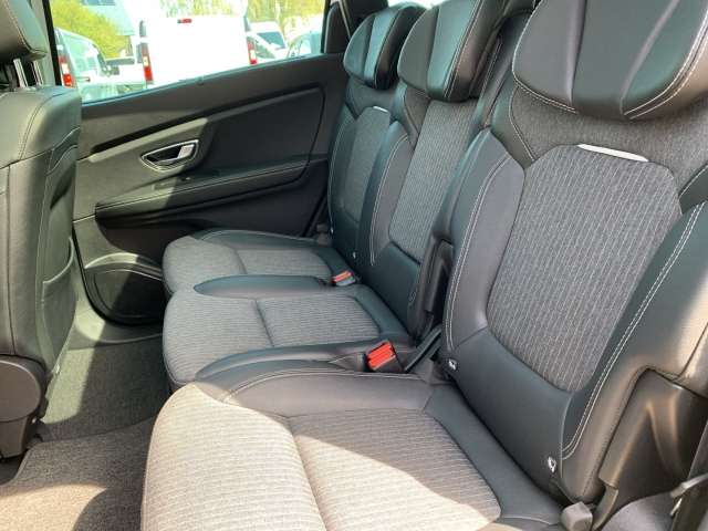 Fahrzeugbild eines Renault Grand Scénic