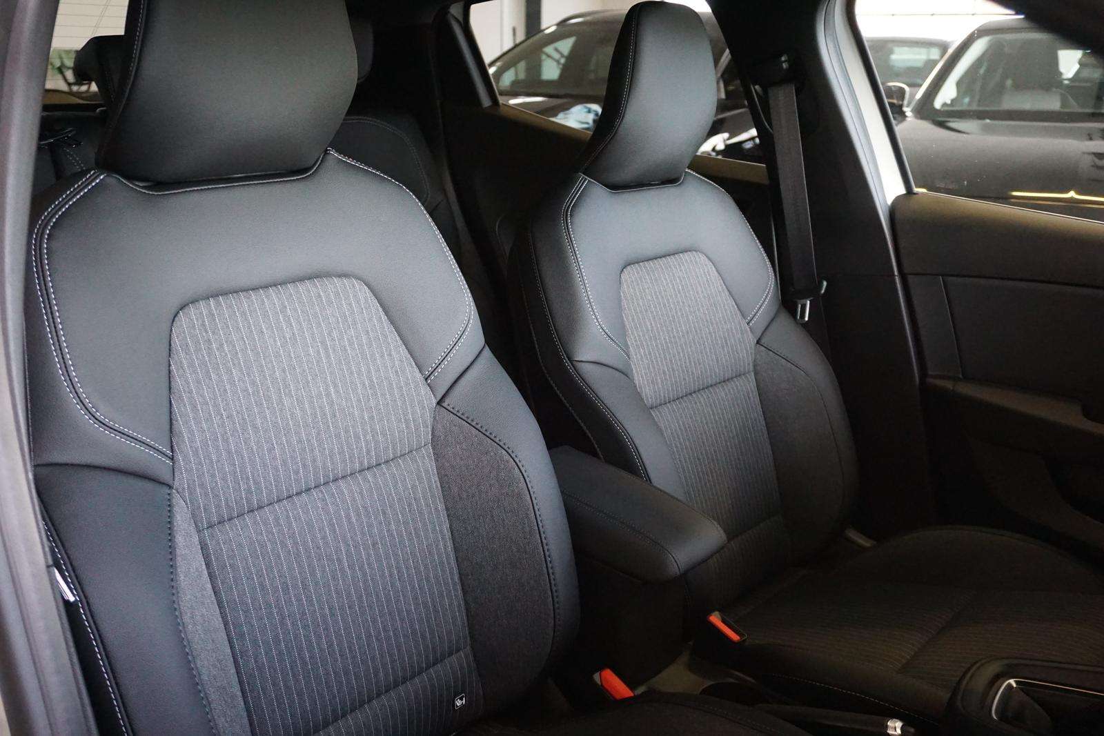 Fahrzeugbild eines Mitsubishi Colt