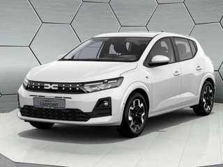 Schräge Frontansicht auf einen Dacia Sandero , freigestellt