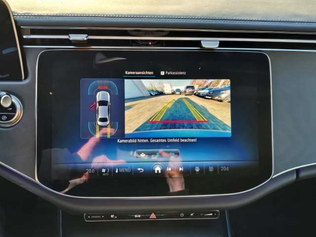 Fahrzeugbild eines Mercedes-Benz E-Klasse