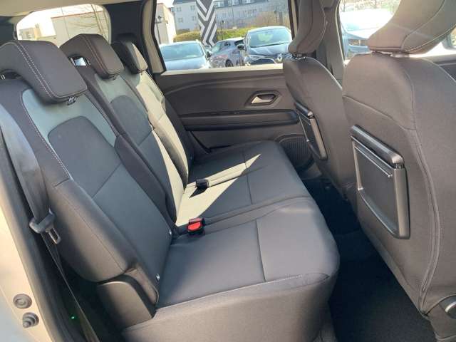 Fahrzeugbild eines Dacia Jogger