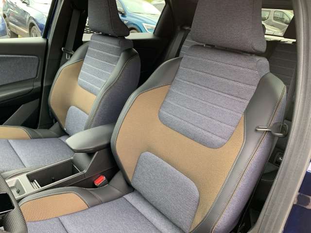 Fahrzeugbild eines Renault 5 E-TECH