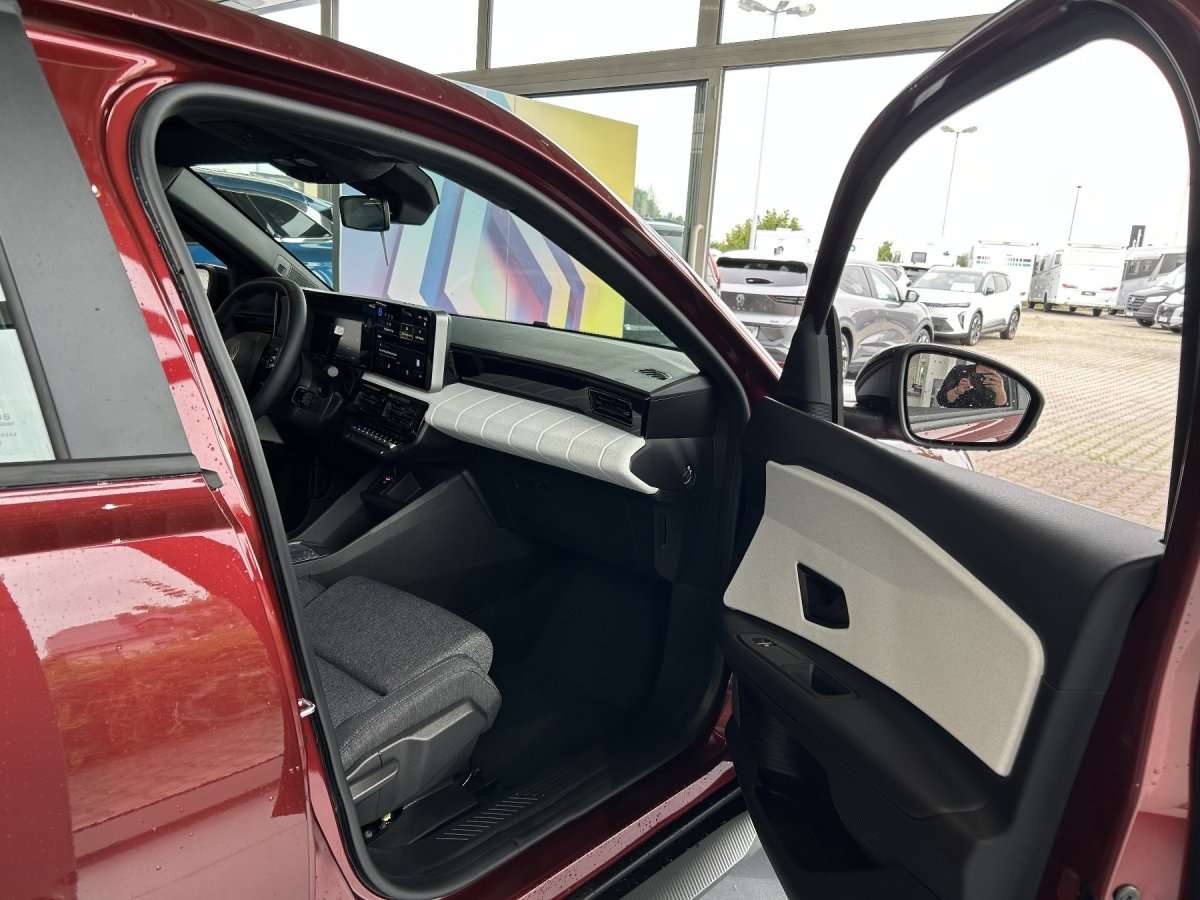 Fahrzeugbild eines Renault 4 E-TECH