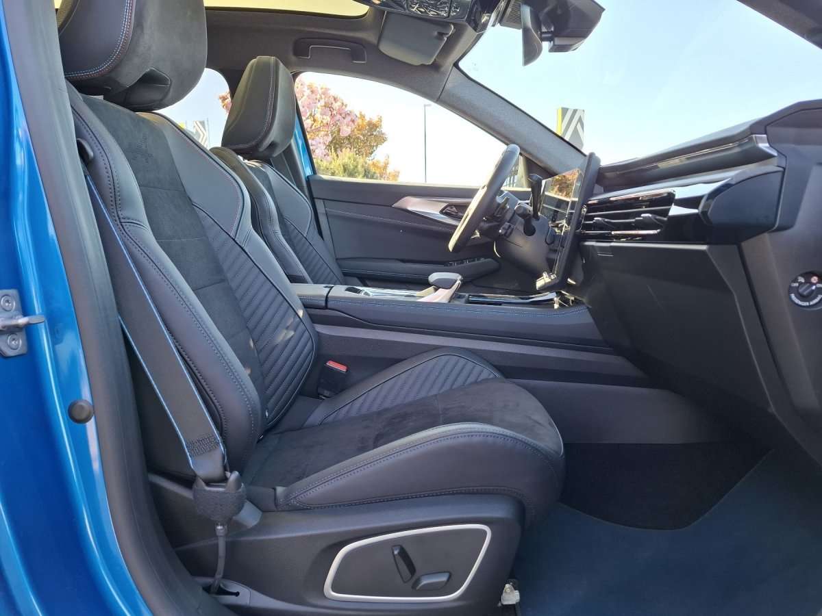 Fahrzeugbild eines Renault Rafale