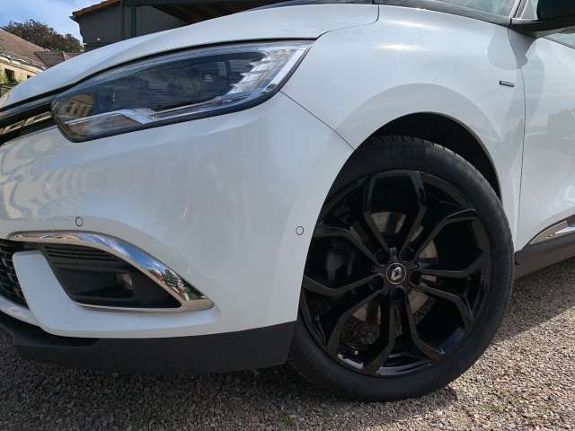 Fahrzeugbild eines Renault Grand Scénic