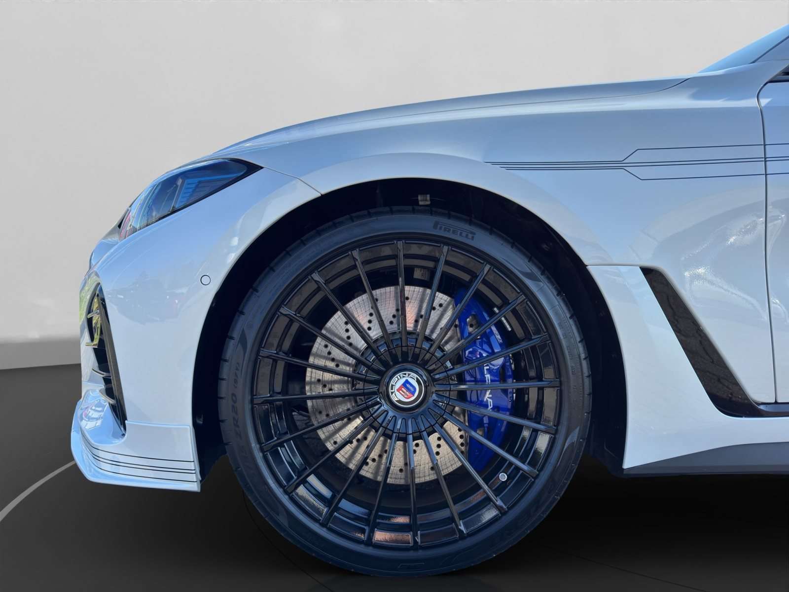 Fahrzeugbild eines Alpina D4
