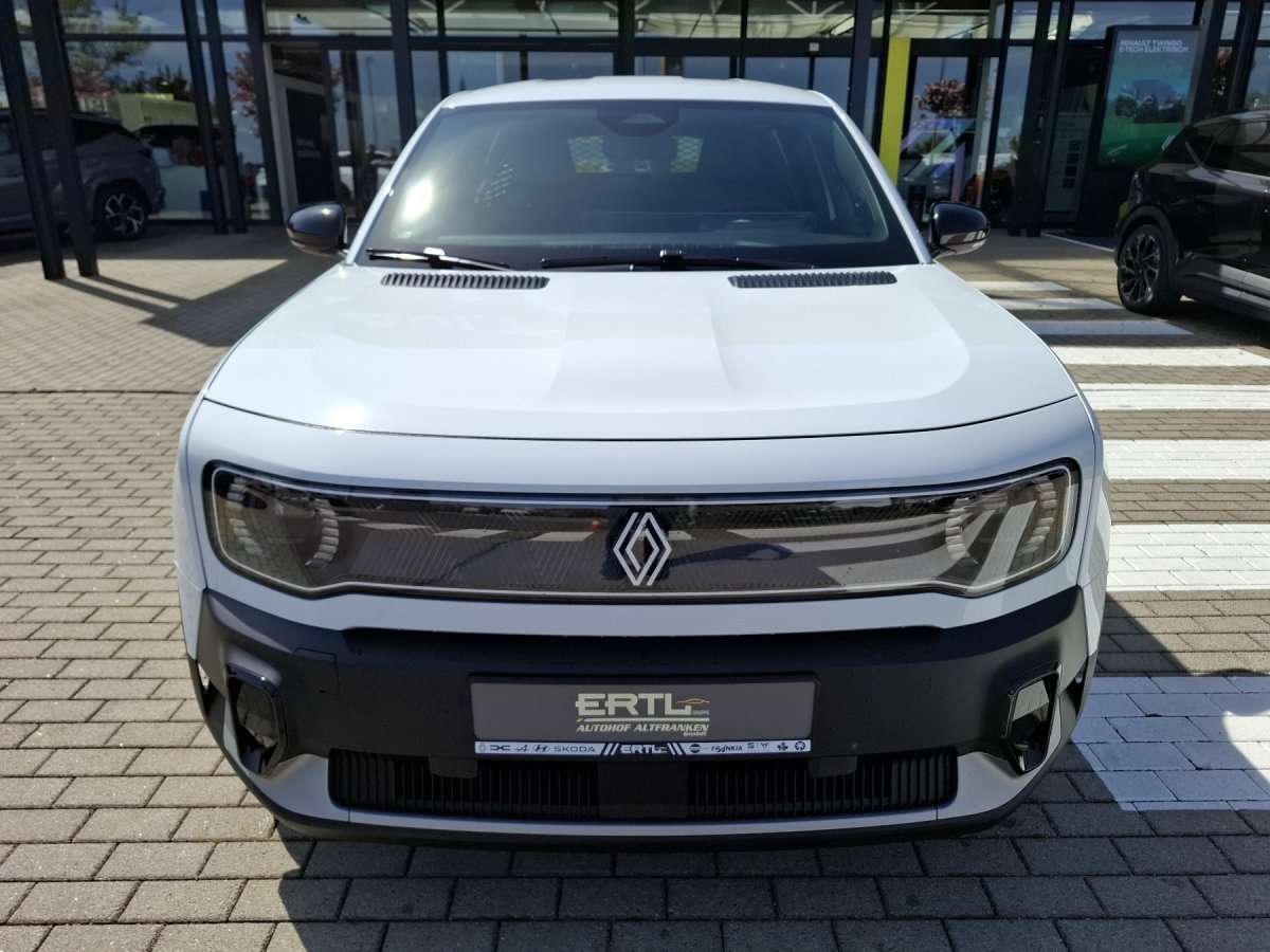 Fahrzeugbild eines Renault 4 E-TECH