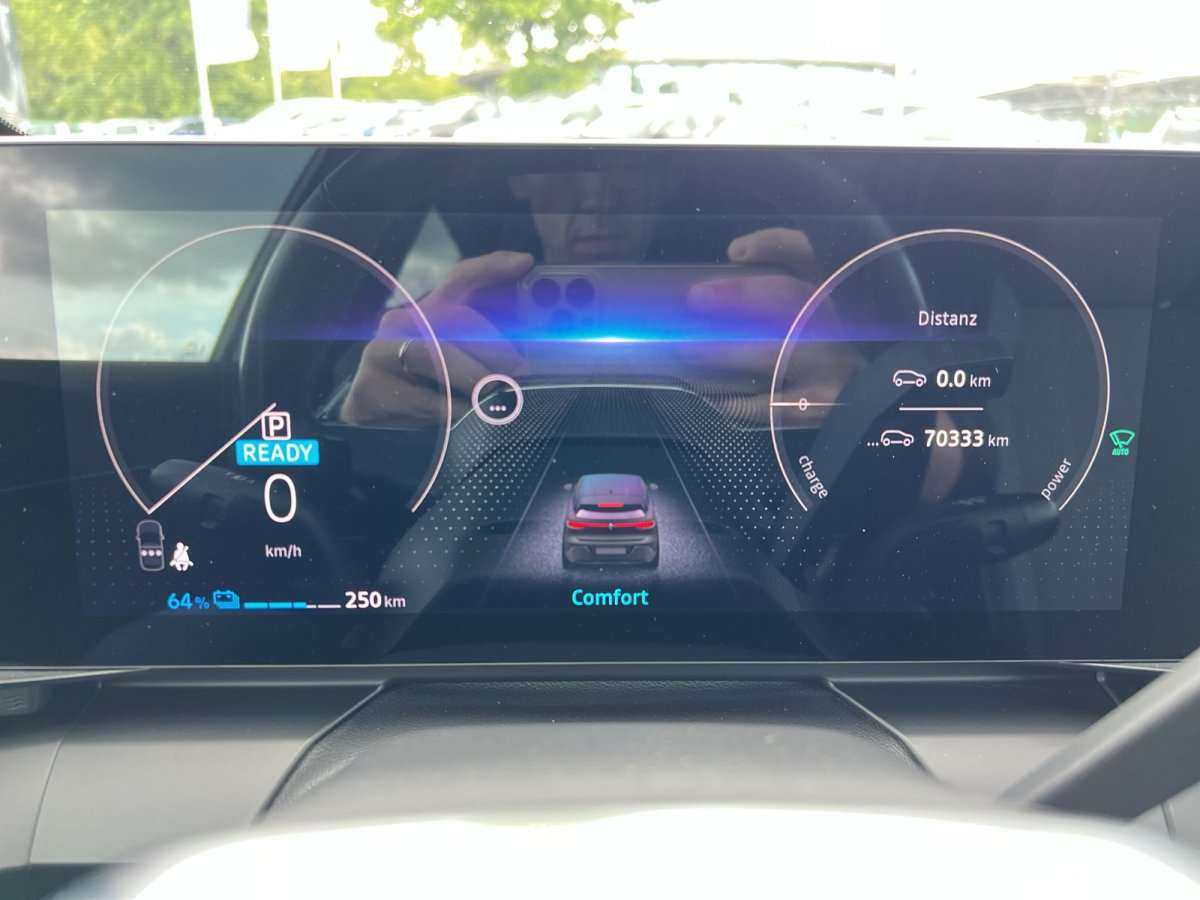 Fahrzeugbild eines Renault Megane E-TECH
