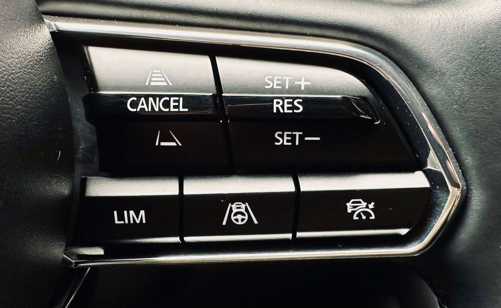 Fahrzeugbild eines Mazda CX-60