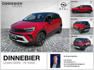 Schräge Frontansicht auf einen Opel Crossland X , freigestellt
