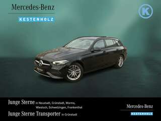 Schräge Frontansicht auf einen Mercedes-Benz C-Klasse , freigestellt