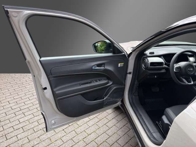 Fahrzeugbild eines Jeep Avenger