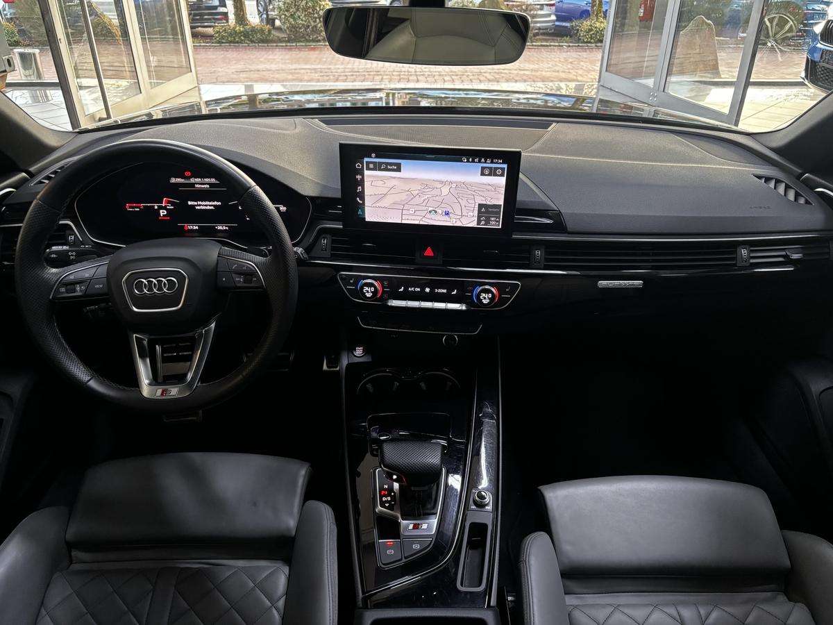 Fahrzeugbild eines Audi S4